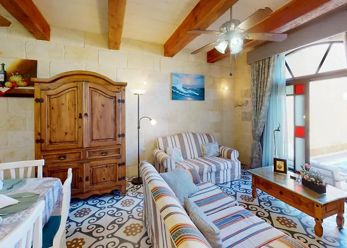 Qala Bed&Breakfast With Swimming Pool - Il-Wenniessa
