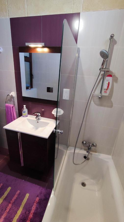 With Swimming Pool - Il-wenniessa Bed & Breakfast Qala