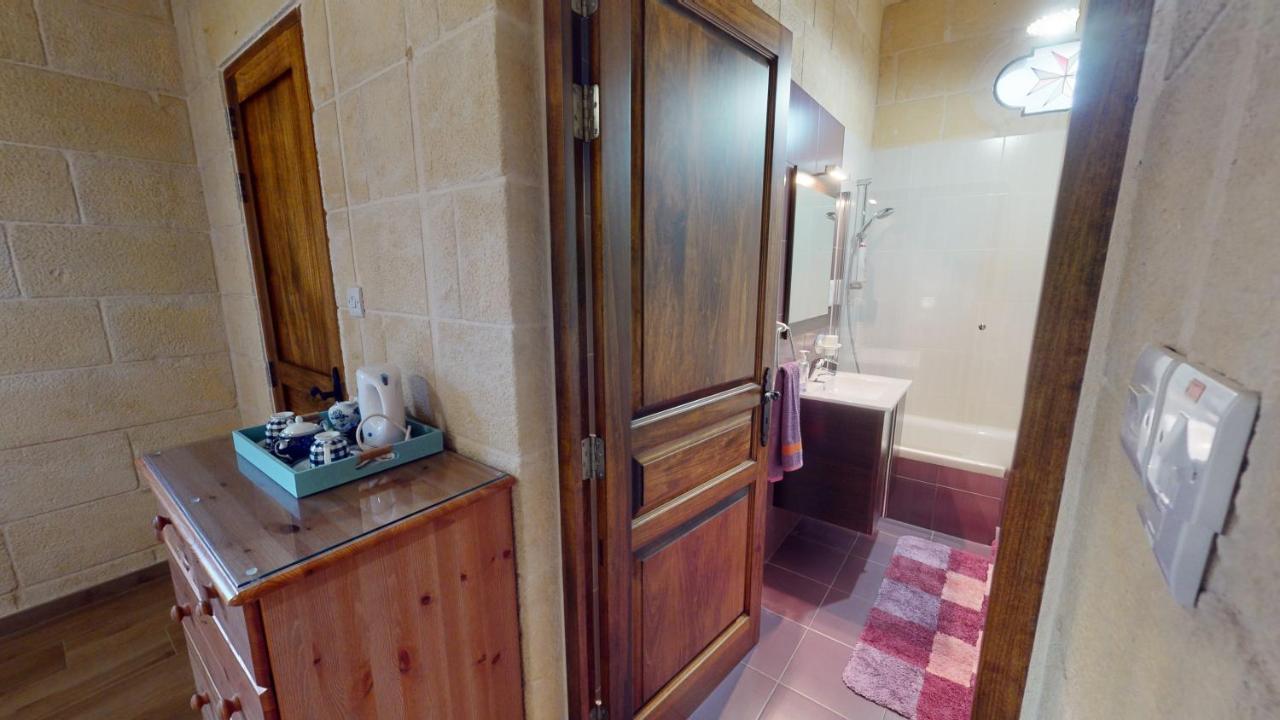 Bed & Breakfast With Swimming Pool - Il-wenniessa