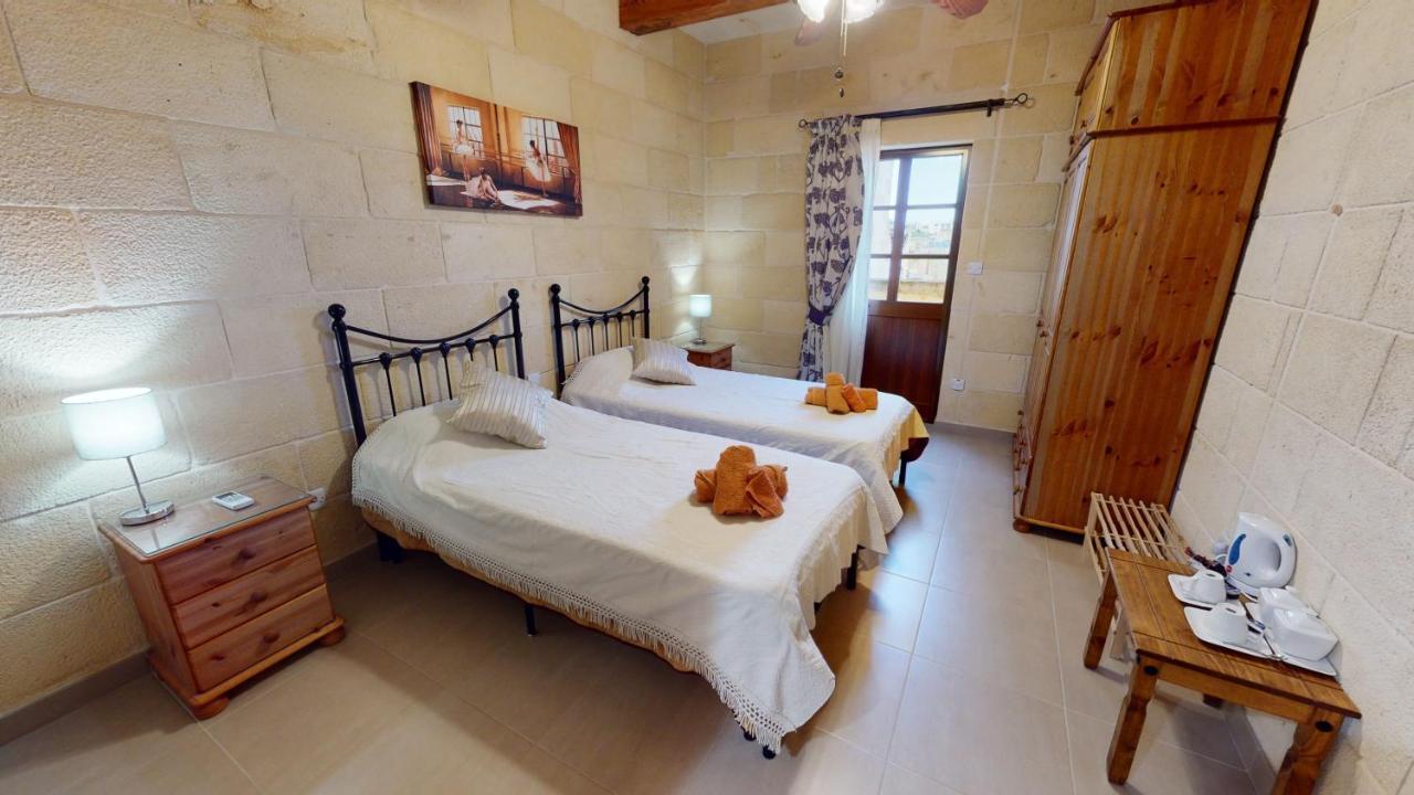 Bed & Breakfast With Swimming Pool - Il-wenniessa