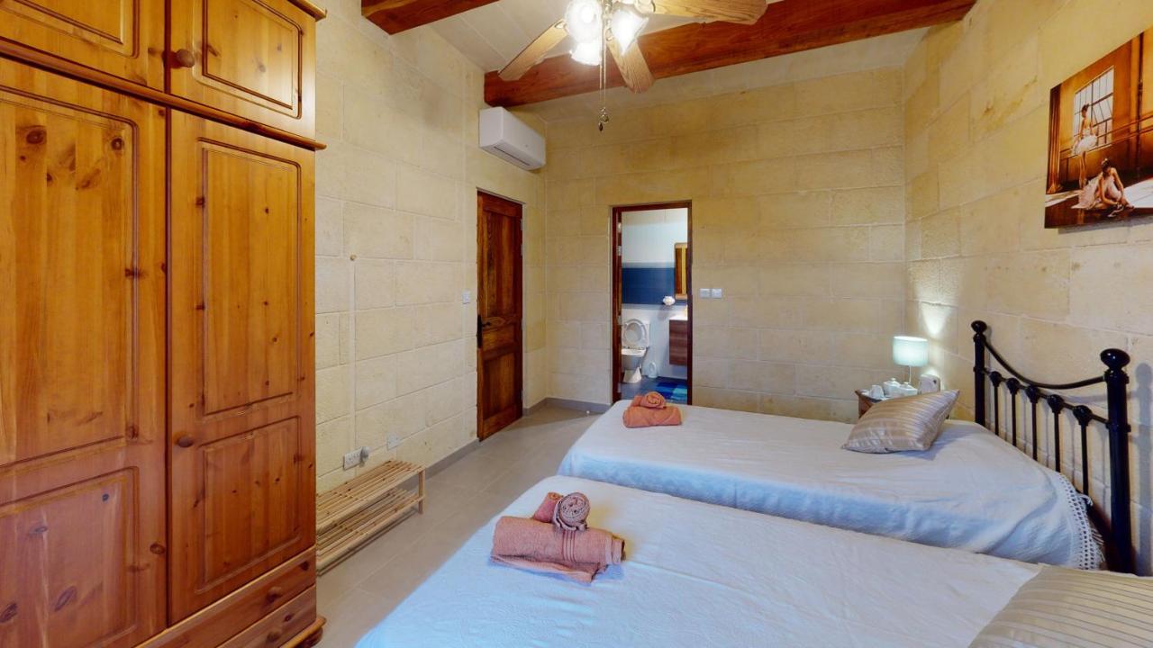 With Swimming Pool - Il-wenniessa Bed & Breakfast Qala