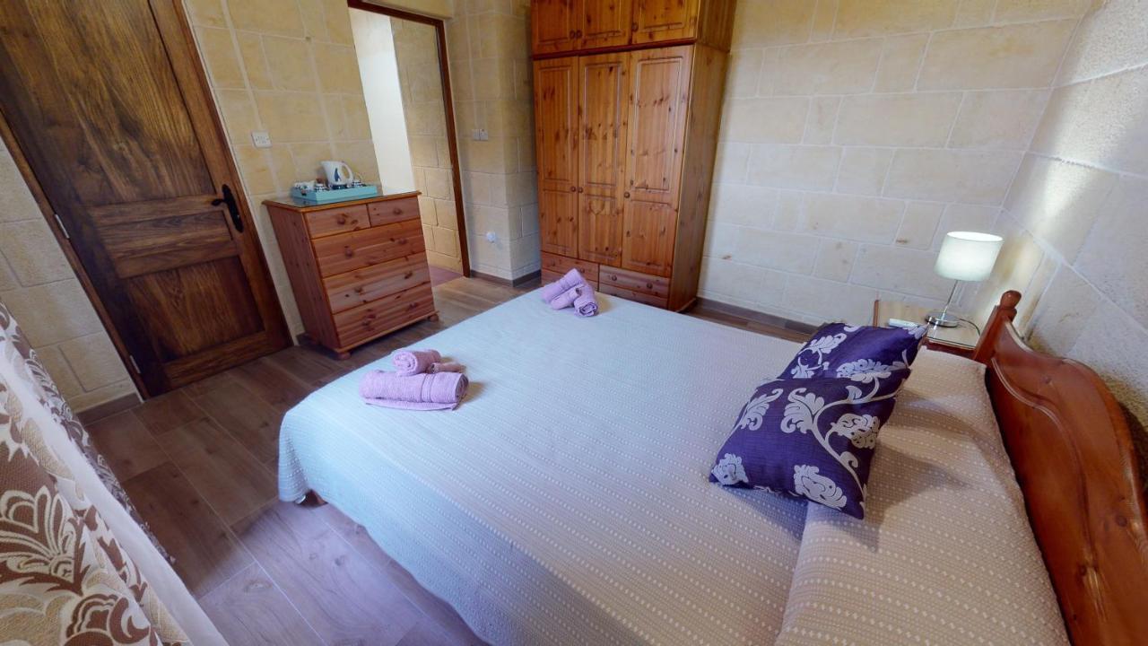 Bed & Breakfast With Swimming Pool - Il-wenniessa *
