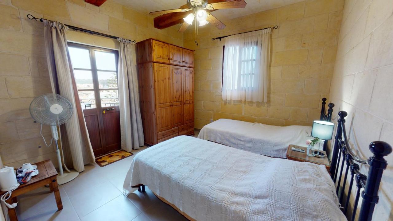 With Swimming Pool - Il-wenniessa Bed & Breakfast Qala