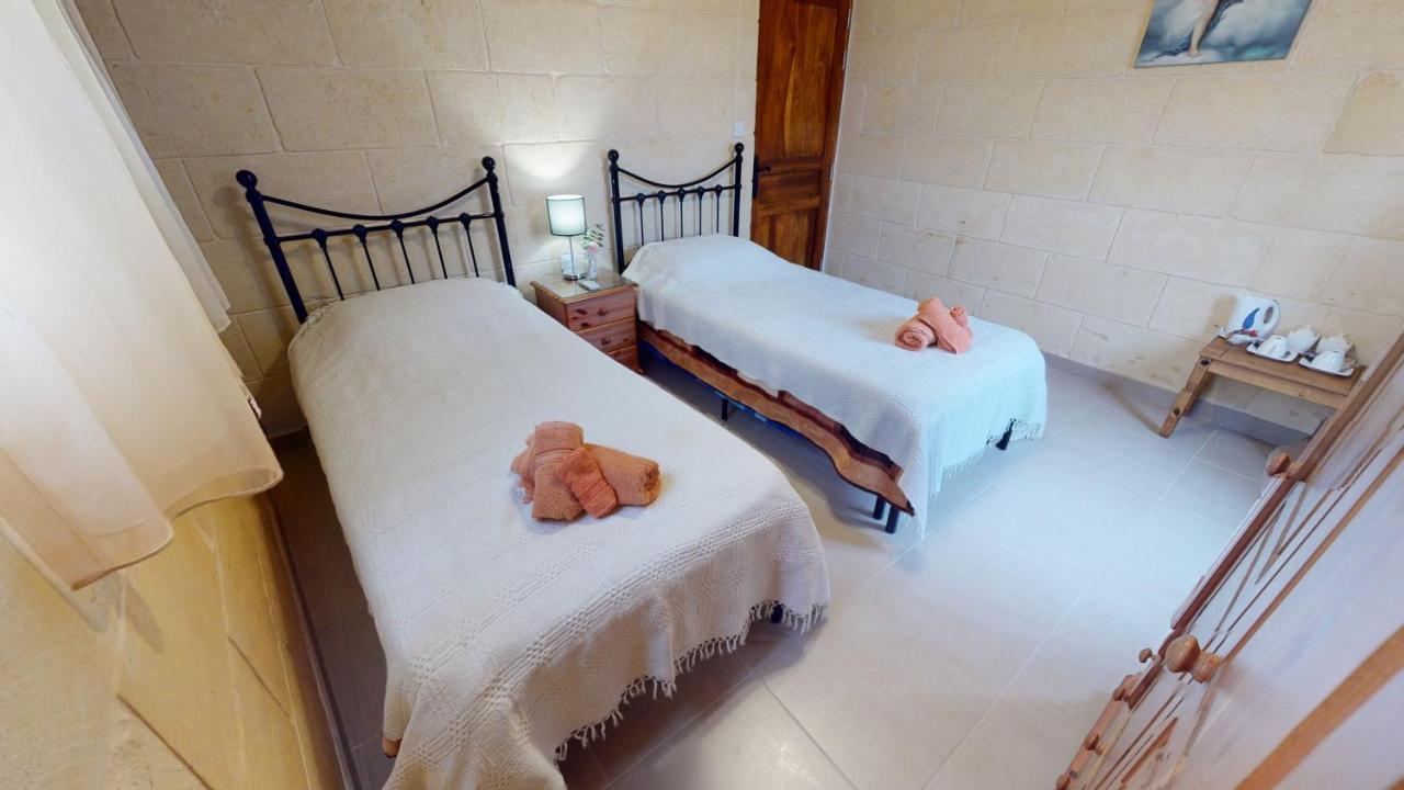 With Swimming Pool - Il-wenniessa Bed & Breakfast Qala