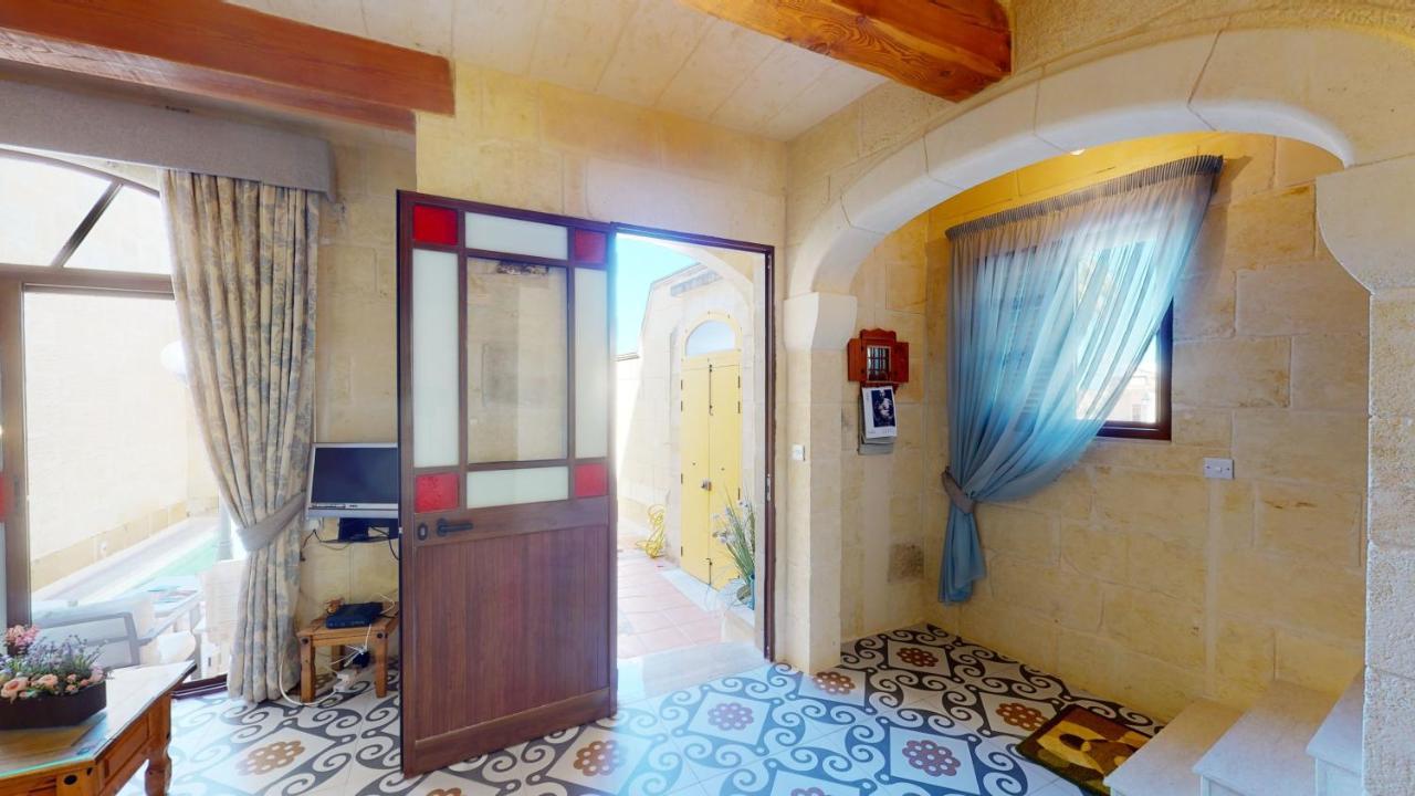 Bed & Breakfast With Swimming Pool - Il-wenniessa