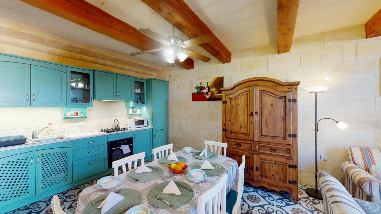 With Swimming Pool - Il-wenniessa Bed & Breakfast Qala